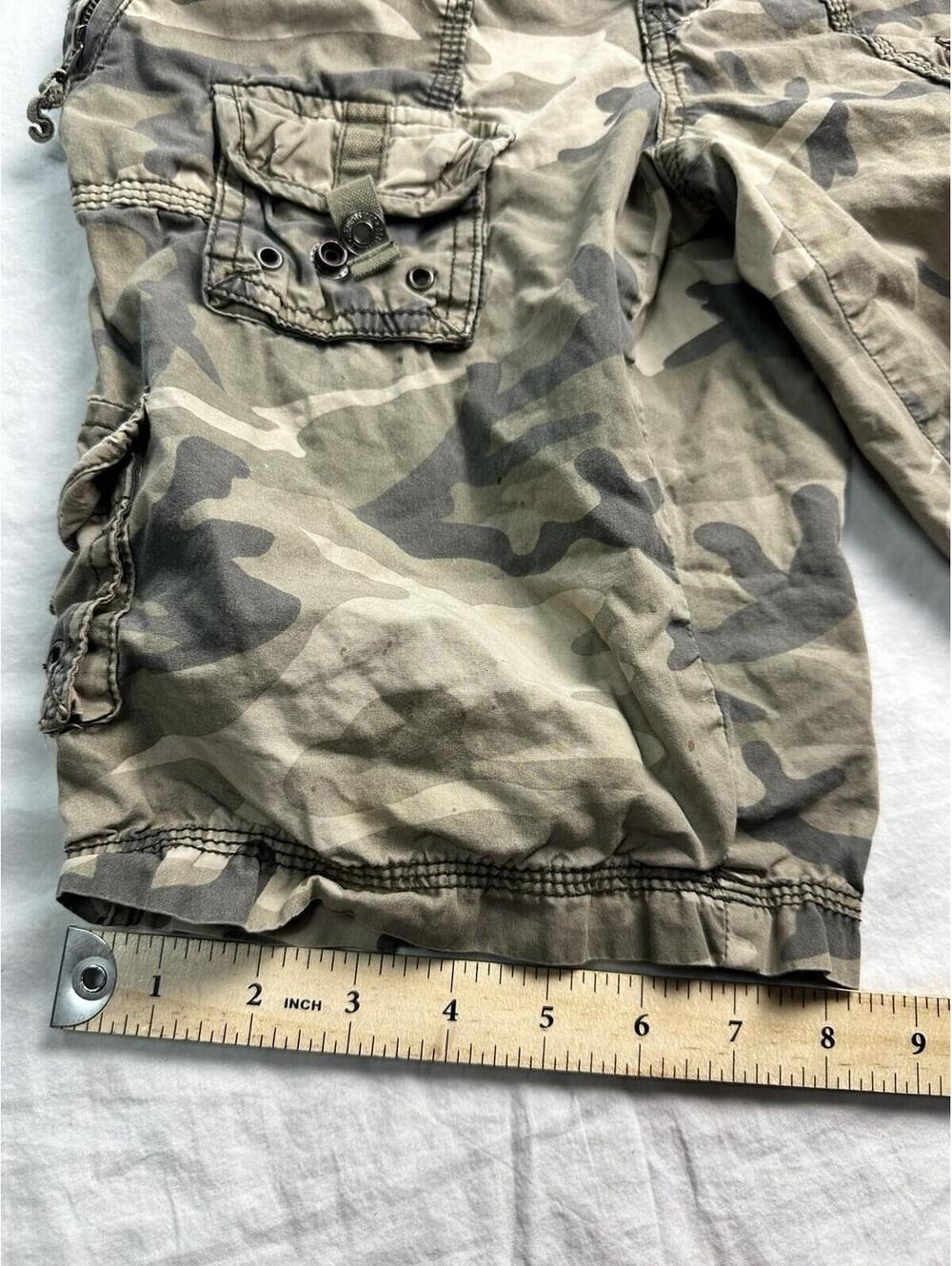 🪖 Y2K Camo Cargo Utility Shorts Womens 5/6 26-1 🪖 - Picture 3 of 12